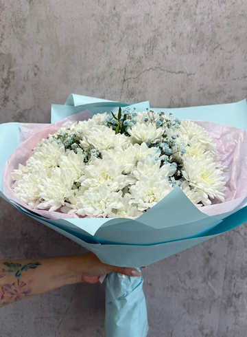 Монобукет из белых кустовых хризантем от интернет-магазина цветов в 