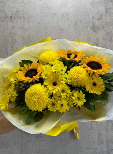 Яркий букет с подсолнухами от интернет-магазина цветов в 