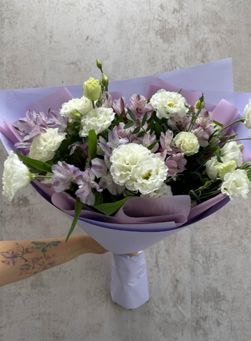  Сборный букет из альстромерий и эустомы от интернет-магазина цветов в 