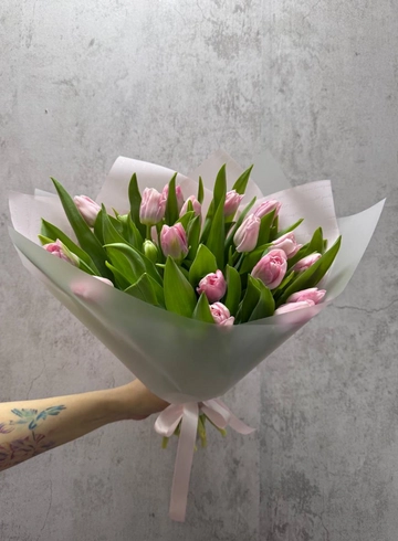Моно букет из тюльпанов  от интернет-магазина цветов в 