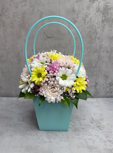 Хризантема в берюзовой сумке от интернет-магазина цветов в 