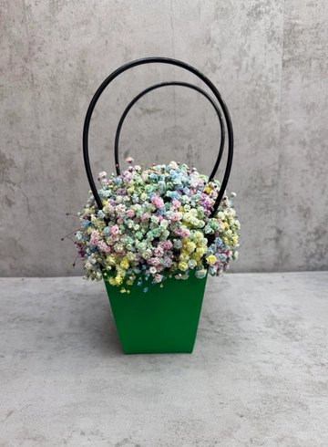 Радужная гипсофила-в зеленой сумке от интернет-магазина цветов в 