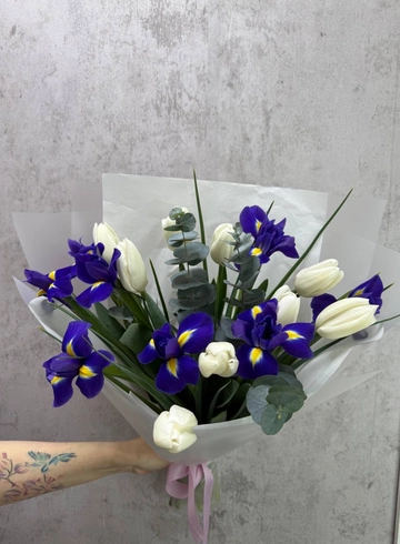 Весенний с эвкалиптом от интернет-магазина цветов в 